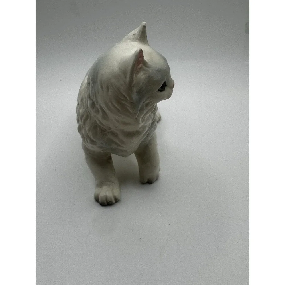 Vintage White Persian Cat figurine Blue eyes